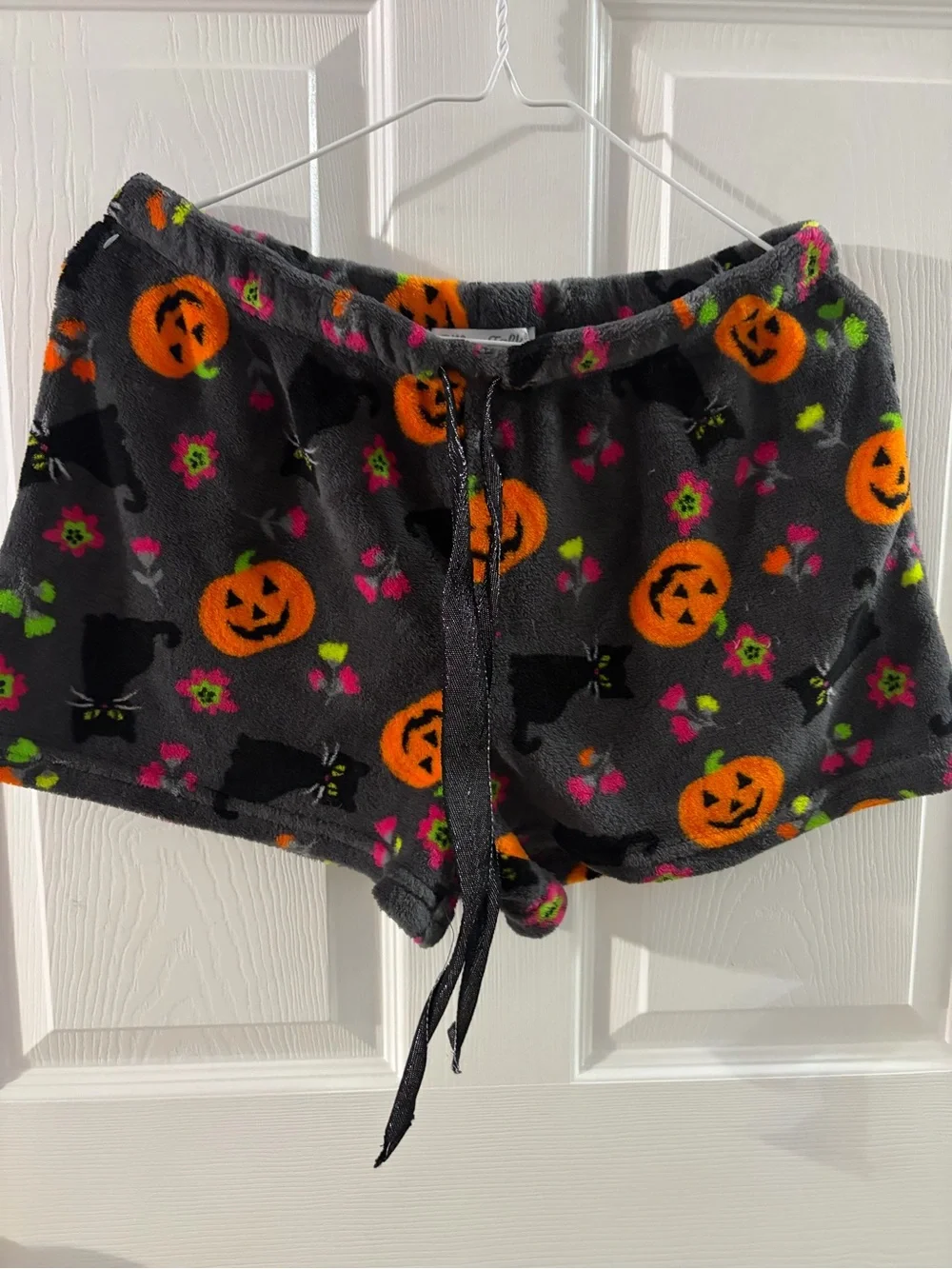 Girls' Halloween Fleece Shorts in Gray with Pumpkin & Cat Print